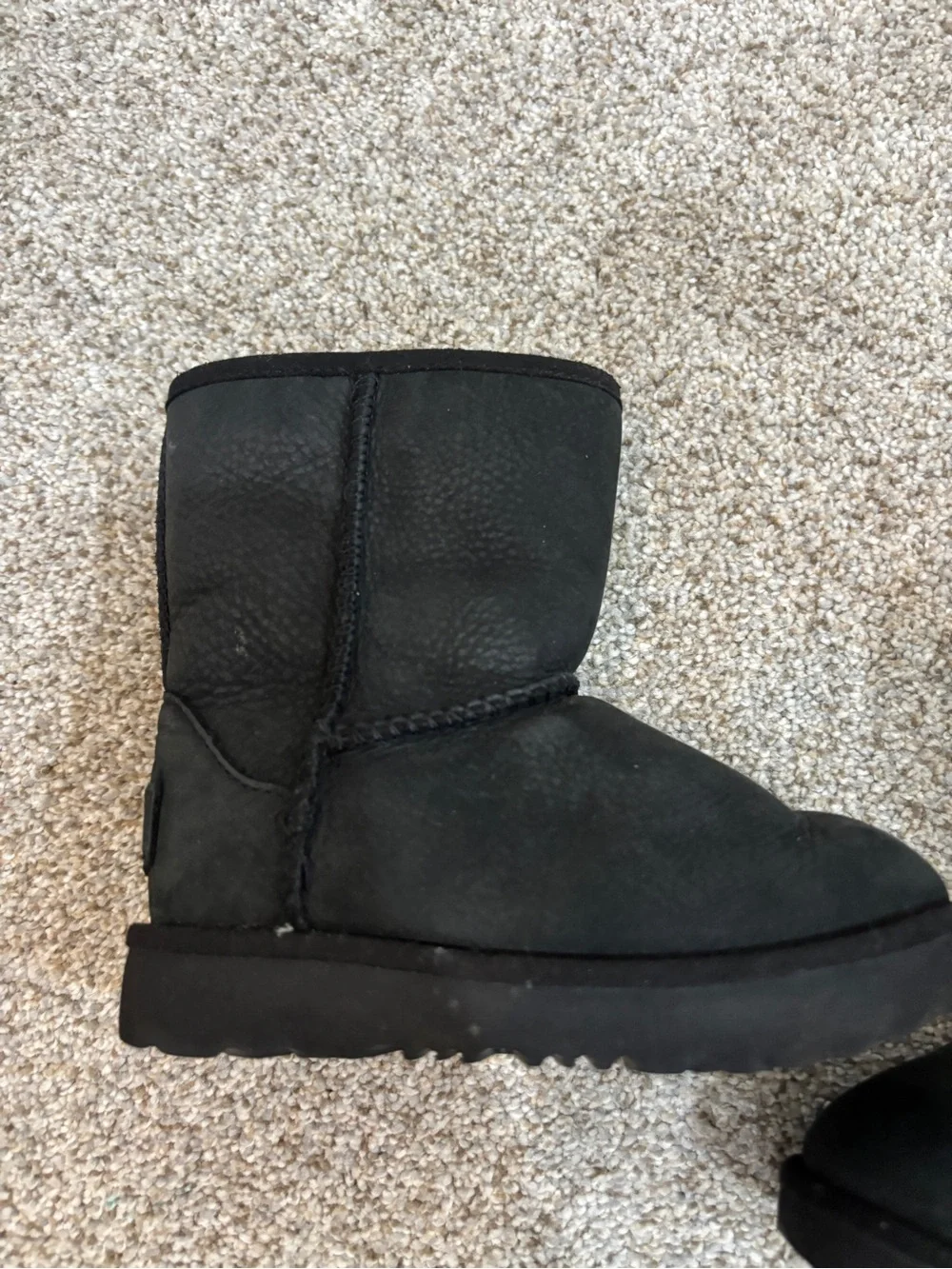 UGG | UGG | Classic Weather Short II Toddler Boots Black Wool Lined Size 8